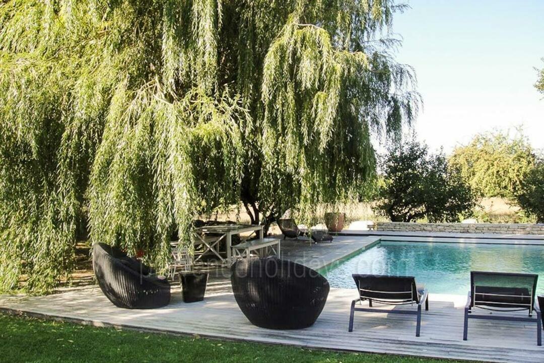 Authentiek Provençaals pand met verwarmd zwembad 7 - La Maison du Chemin: Villa: Exterior