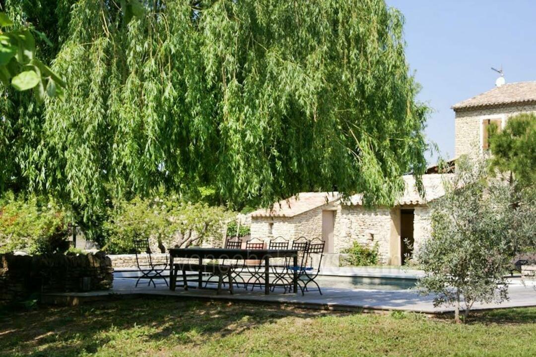 Authentique propriété provençale avec piscine chauffée 5 - La Maison du Chemin: Villa: Exterior