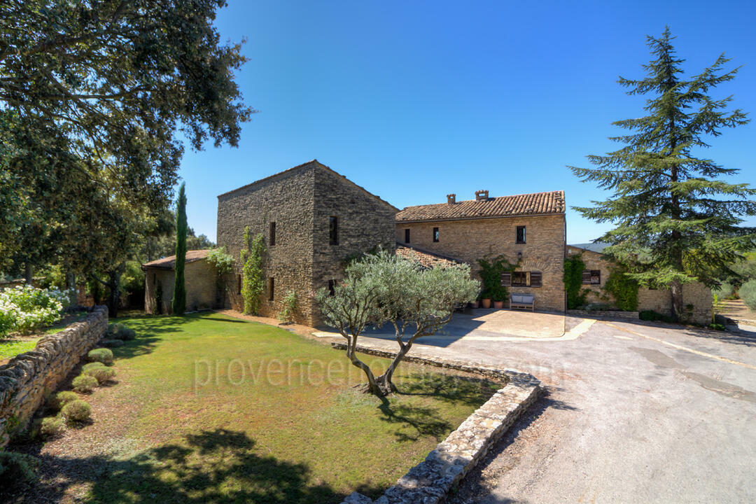 Fantastic Property with Luxury Pool House in the Luberon 4 - Mas des Fonts: Villa: Exterior