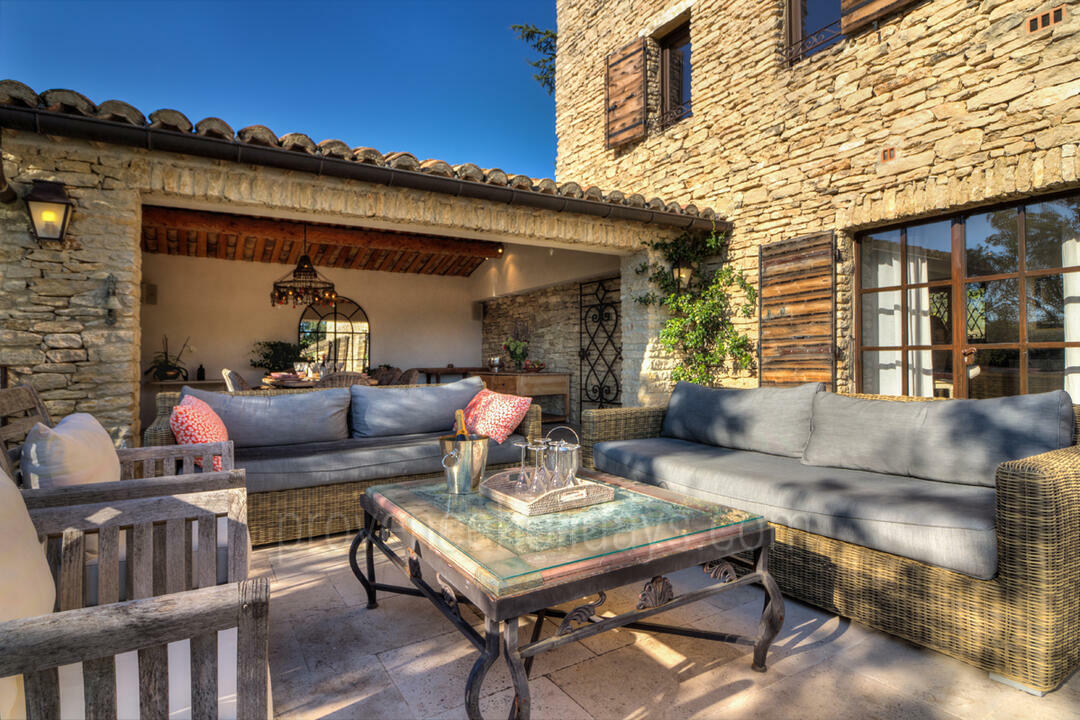 Fantastic Property with Luxury Pool House in the Luberon 5 - Mas des Fonts: Villa: Exterior