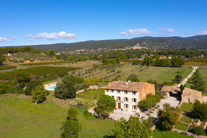 Superb renovated Bastide with Heated Pool in the heart of the Luberon