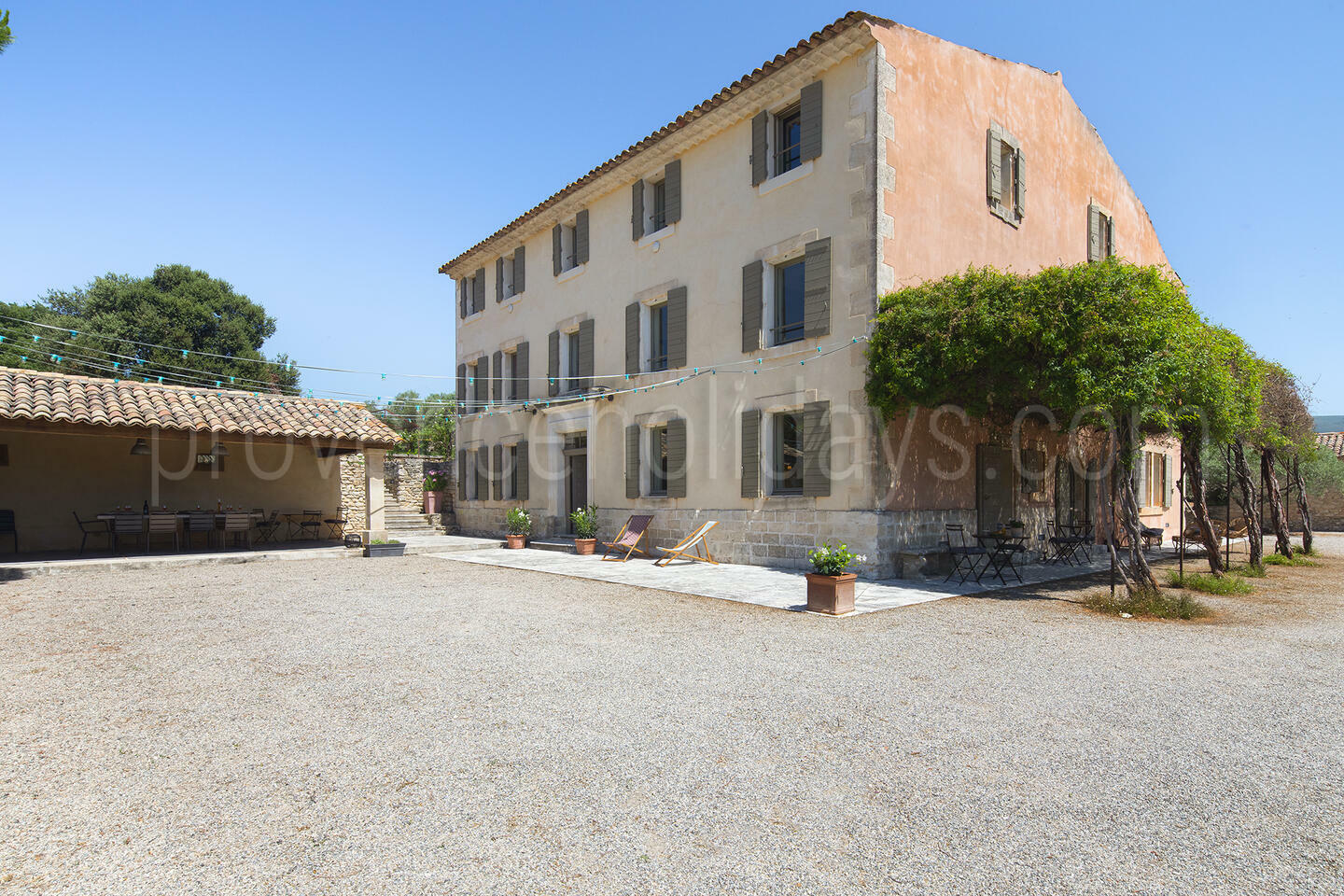 Wonderful Bastide with Heated Pool in the Luberon La Petite Bastide des Sources: Exterior - 1