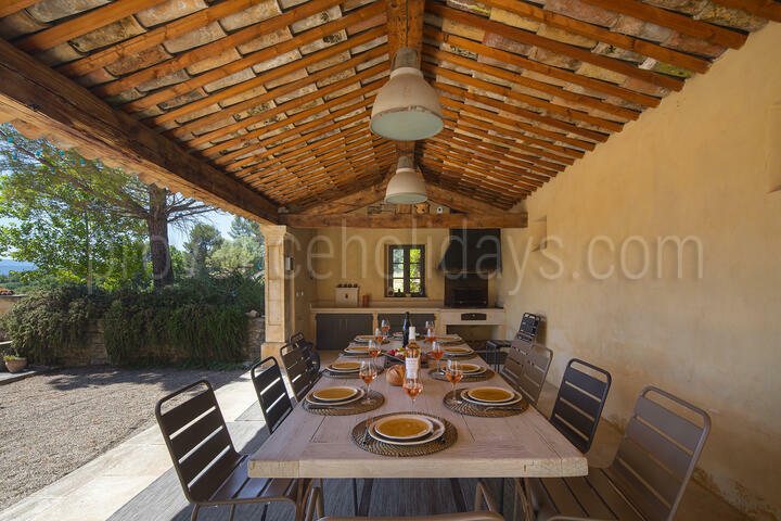 Wonderful Bastide with Heated Pool in the Luberon La Petite Bastide des Sources: Exterior - 2
