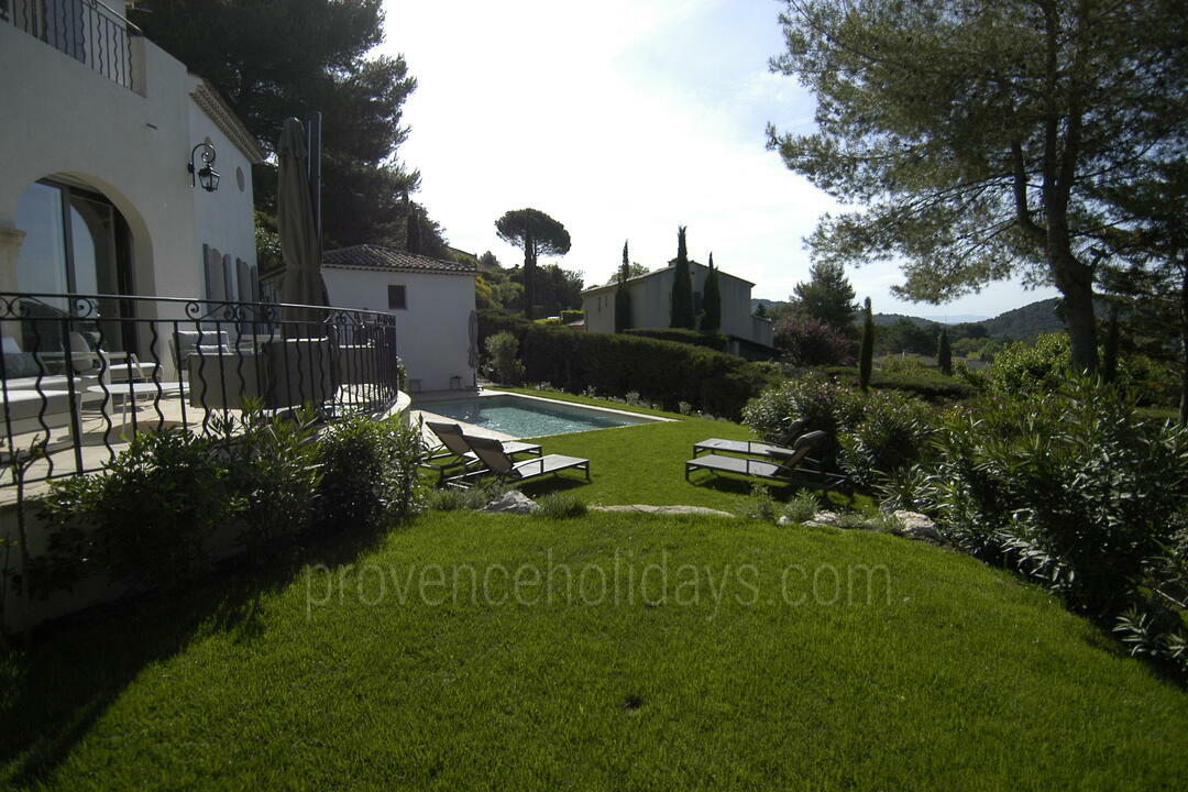 Elegant Villa with Private Pool near Aix-en-Provence 4 - Villa des Pins: Villa: Exterior