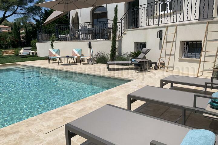 Elegant Villa with Private Pool near Aix-en-Provence 3 - Villa des Pins: Villa: Pool