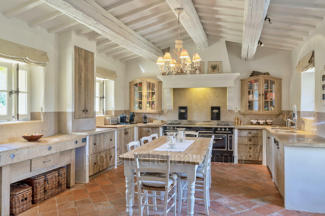 Luxury Farmhouse with Heliport in the Luberon 5 - Domaine de la Sainte Victoire: Villa: Interior