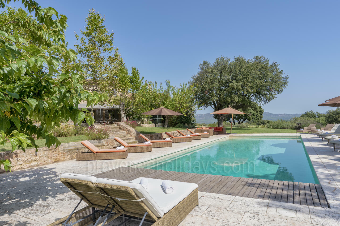 Luxuriöses Bauernhaus mit Hubschrauberlandeplatz im Luberon 1 - Domaine de la Sainte Victoire: Villa: Pool