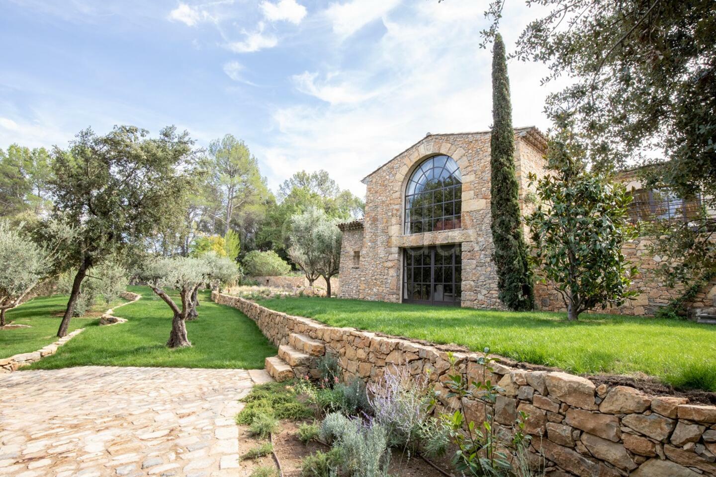 Luxury villa with heated pool in Provence 1 - Villa en Provence: Villa: Exterior