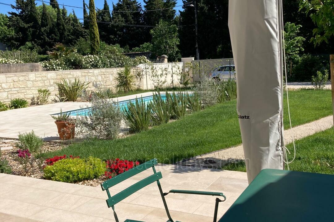 Modern Villa with Private Pool near Avignon 5 - Maison Saint André: Villa: Exterior