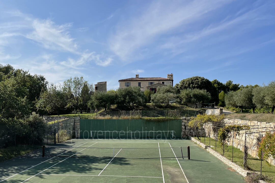 Beautiful Country House with Private Tennis Court 7 - Mas de Séguret: Villa: Exterior