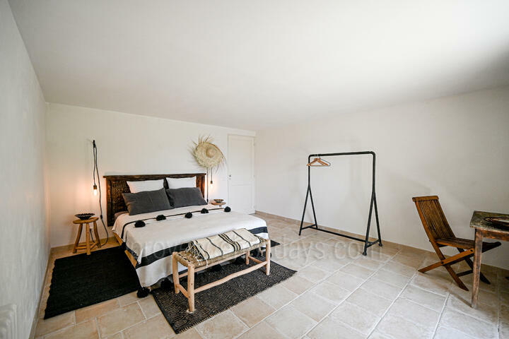 35 - Une Maison en Provence: Villa: Bedroom