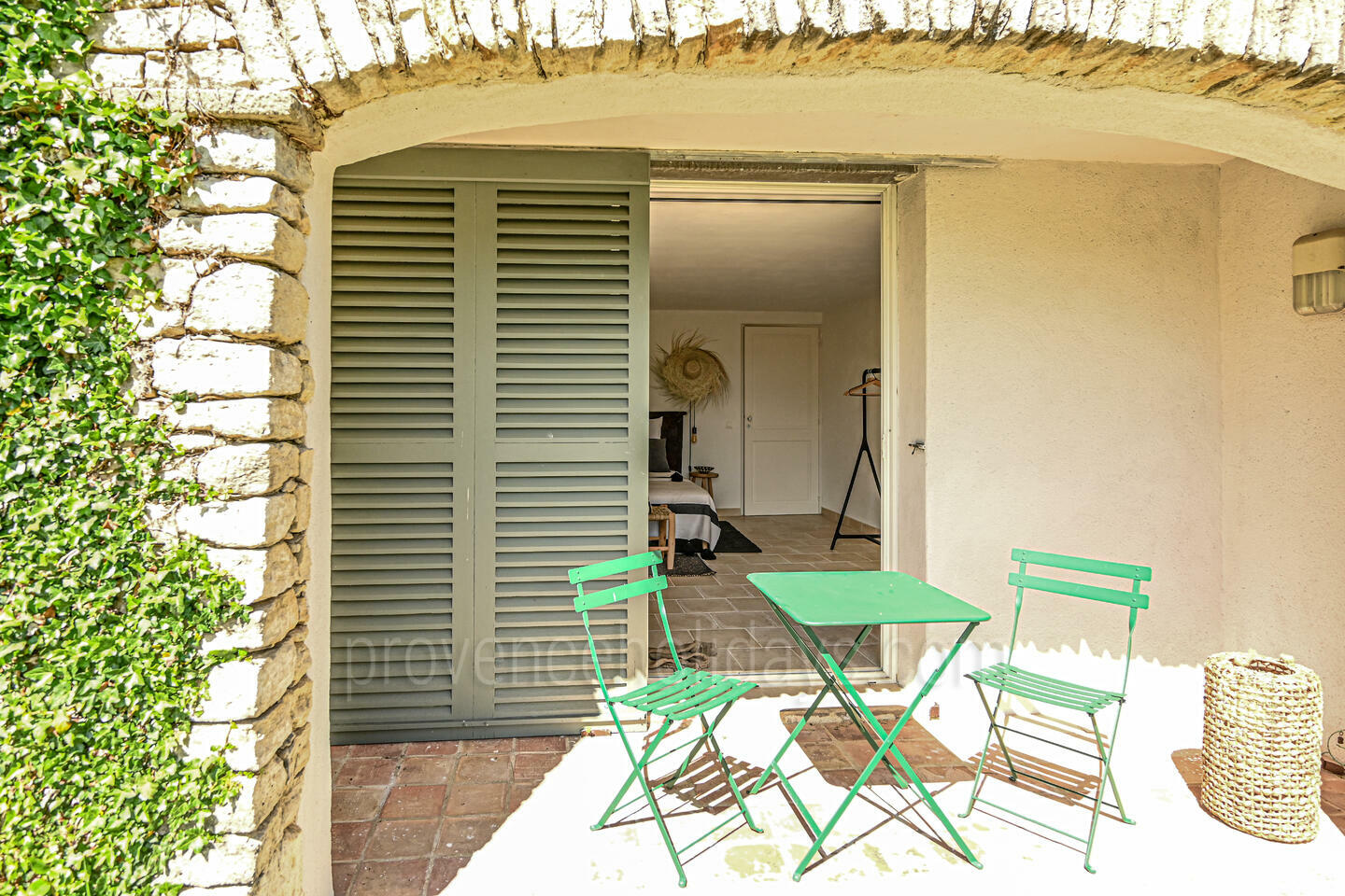 43 - Une Maison en Provence: Villa: Bedroom