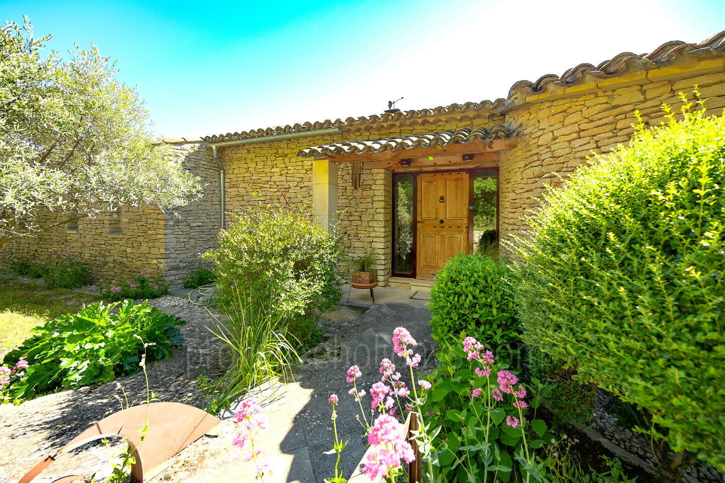 12 - Une Maison en Provence: Villa: Exterior