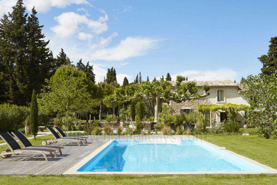 Location de vacances acceptant les animaux avec pool house 4 - Maison Sarrians: Villa: Pool