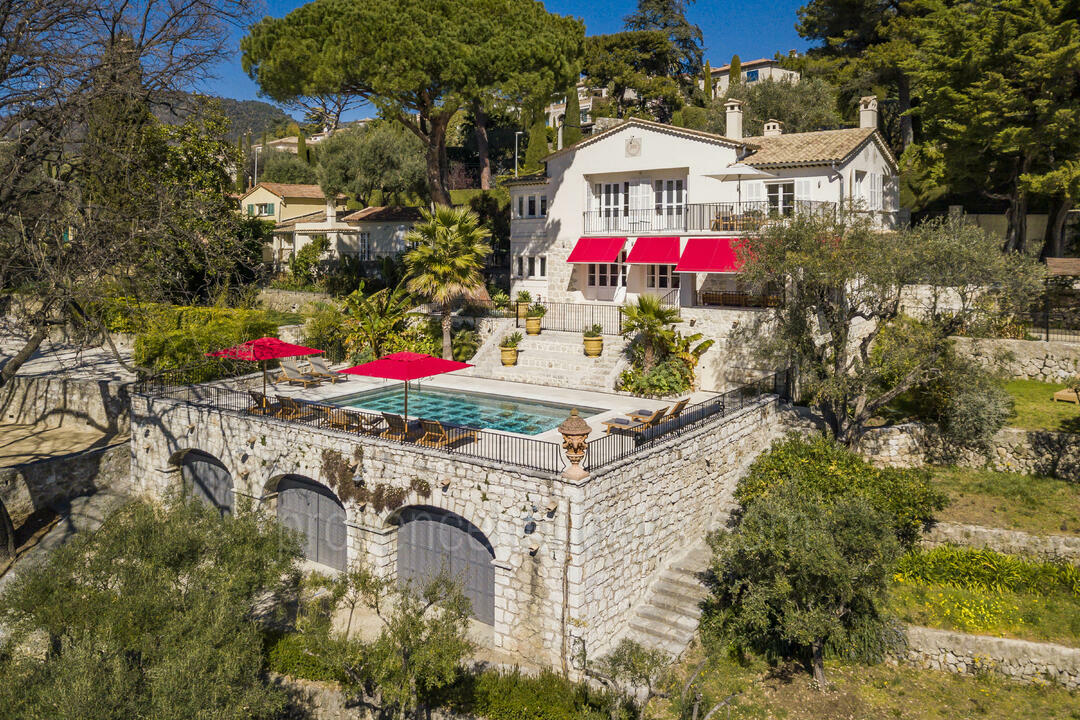 Luxe retro villa met verwarmd zwembad in de buurt van Nice 7 - Villa Riviera: Villa: Exterior