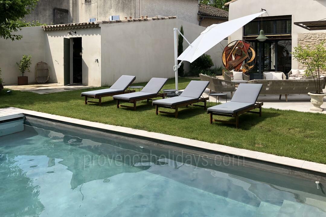 Renovated Holiday Rental with Air Conditioning in Maillane 5 - Mas de Maillane: Villa: Pool