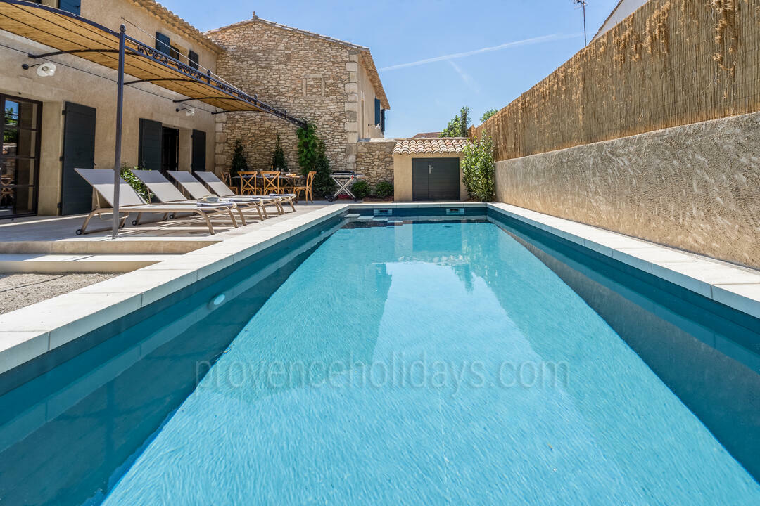 Location de vacances entièrement rénovée avec piscine privée à Eygalières 5 - Maison des Amandes: Villa: Pool