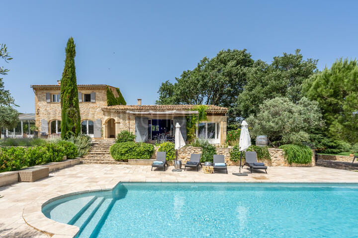 Prachtig pand met verwarmd zwembad en sauna in de buurt van Aix-en-Provence