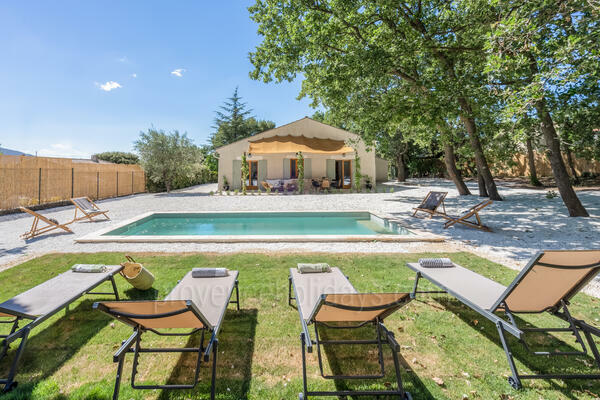 Newly-Renovated Villa with Air Conditioning in Oppède