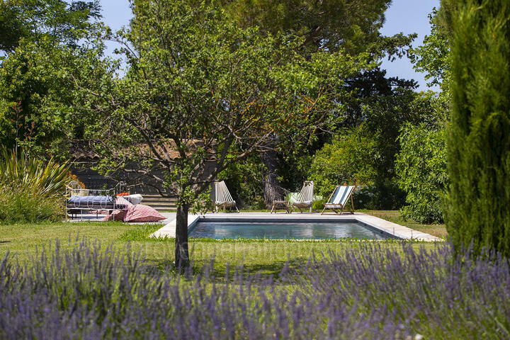 Belle location de vacances avec piscine privée dans le Luberon