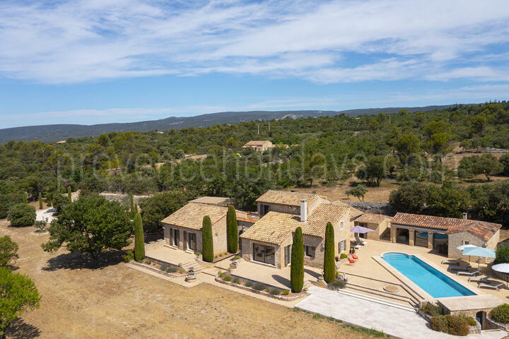 Beautiful Holiday Rental with Guest House near Gordes