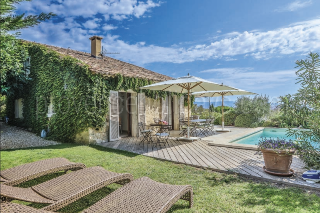 Location de vacances de luxe avec piscine chauffée à Gordes 4 - Mas du Petit Luberon: Villa: Exterior