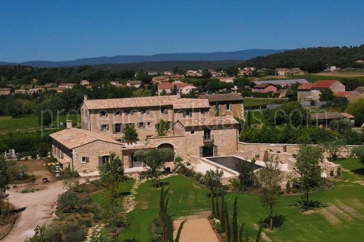 Exceptional Property For Sale in the Luberon Le Grand Mas: Exterior - 1