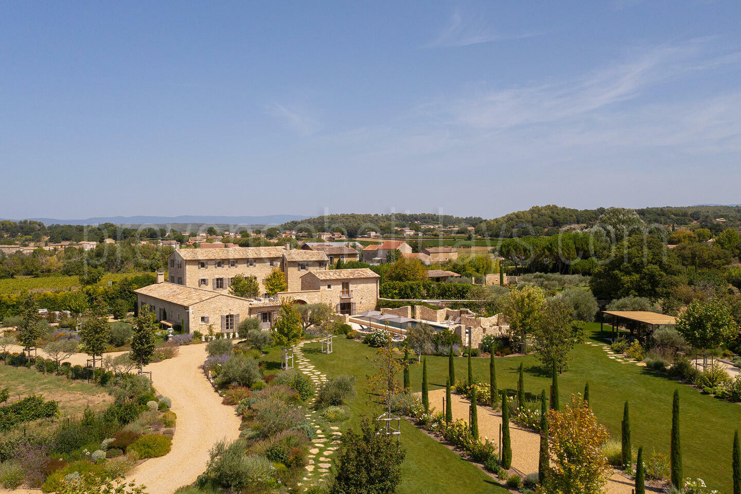 Uitzonderlijk eigendom in de Luberon, met panoramisch uitzicht en een buitengewoon decor -1 - Grand Mas d\'Oppède: Villa: Exterior
