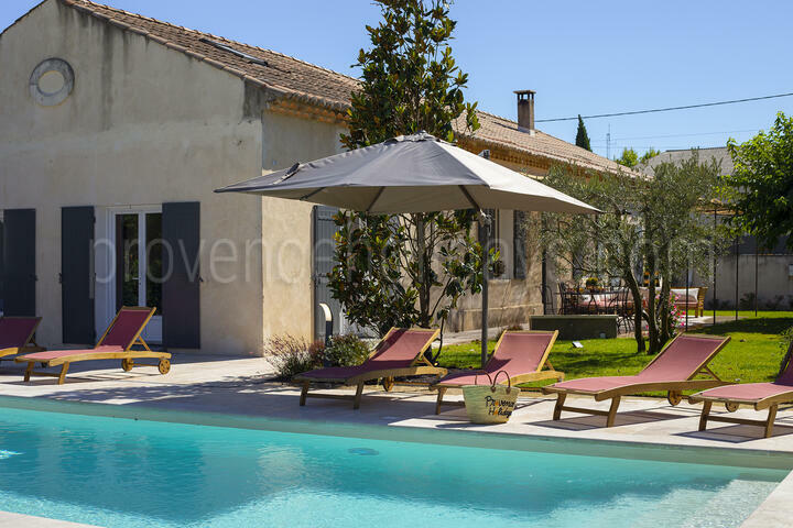 Location de vacances de charme avec piscine chauffée à Saint-Rémy-de-Provence