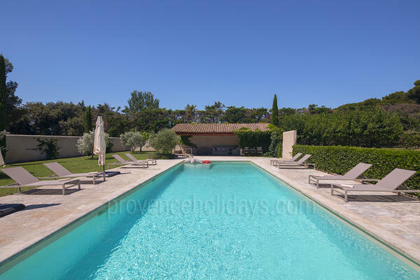 Luxury Property with Private Tennis Court in the Alpilles