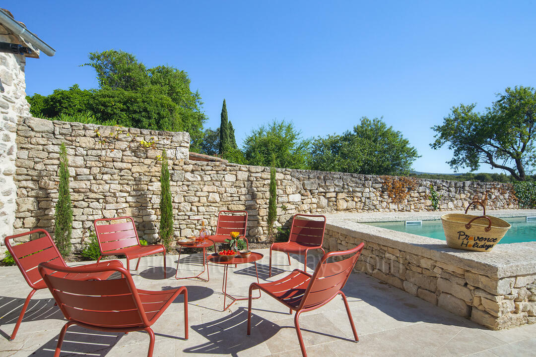 Propriété historique avec piscine chauffée près du Mont Ventoux 5 - Mas des Remparts: Villa: Exterior