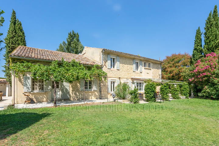 Stunning Farmhouse with Air Conditioning in the Alpilles 3 - Le Mas des Figues: Villa: Exterior