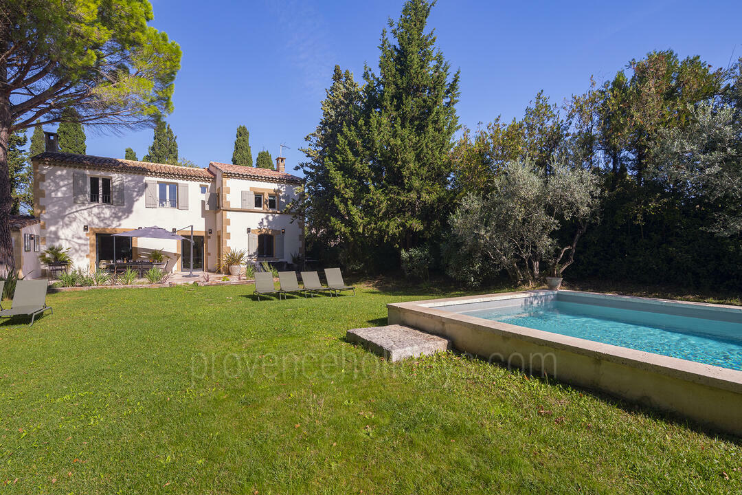 Huisdiervriendelijke villa in Saint-Rémy-de-Provence 7 - Villa Glanum: Villa: Exterior