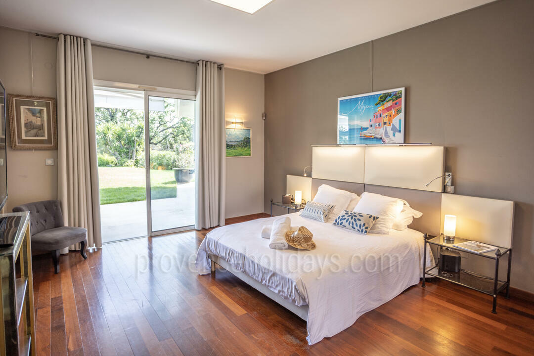 Luxury Holiday Rental just 2km from the Beach 5 - Villa Toulon: Villa: Interior