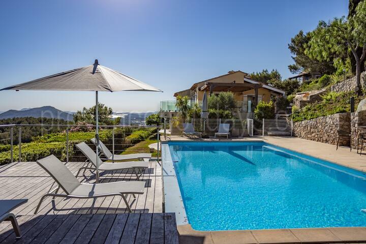 Prachtige villa met zwembad dicht bij Carqueiranne 3 - La Villa du Var: Villa: Pool