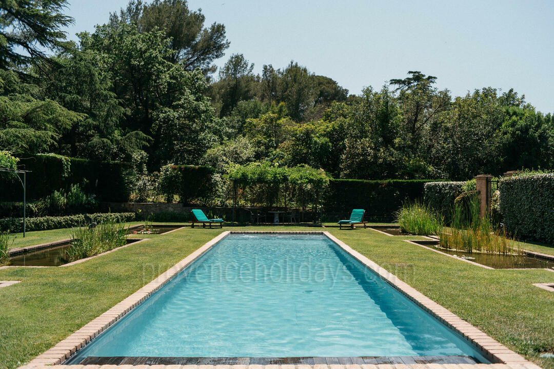 Fantastisch landgoed met privéstrand in Le Pradet 4 - Le Domaine du Côte: Villa: Pool