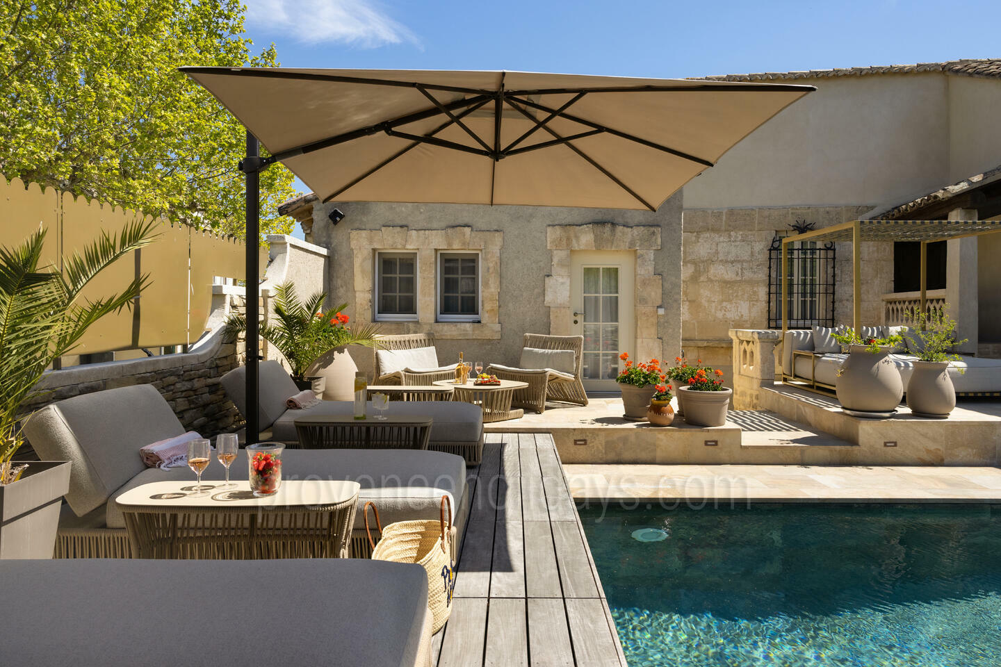 Luxuriöses Anwesen im Herzen von Paradou mit Concierge und beheiztem Pool 1 - Le Joyau de Paradou: Villa: Exterior