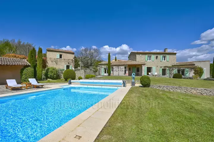 Prachtige villa met verwarmd zwembad en schaduwrijk terras