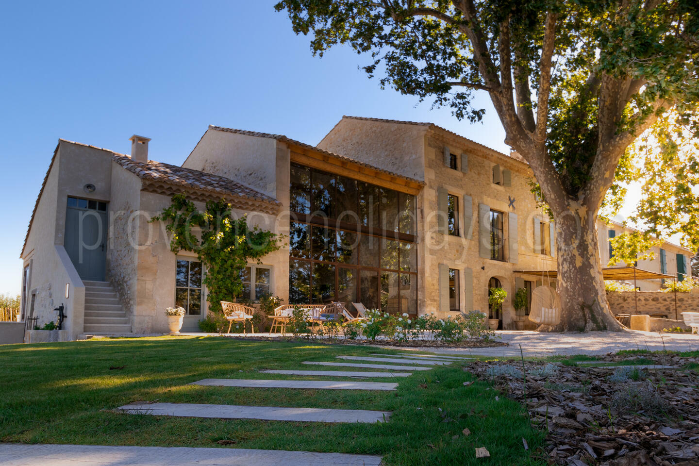 Außergewöhnliches Landhaus mit Spiel und Spaß im Herzen der Provence 1 - Mas des Pommiers: Villa: Exterior