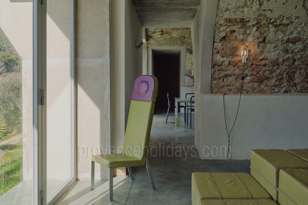 Uitzonderlijke moderne woning met prachtig uitzicht op de Luberon 5 - La Ferme Hi-Bride (22): Villa: Interior