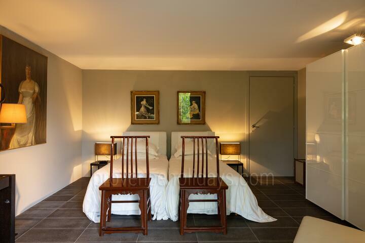 Exquisite Designer Property in Walking Distance to Bonnieux 3 - Villa Virgile: Villa: Interior