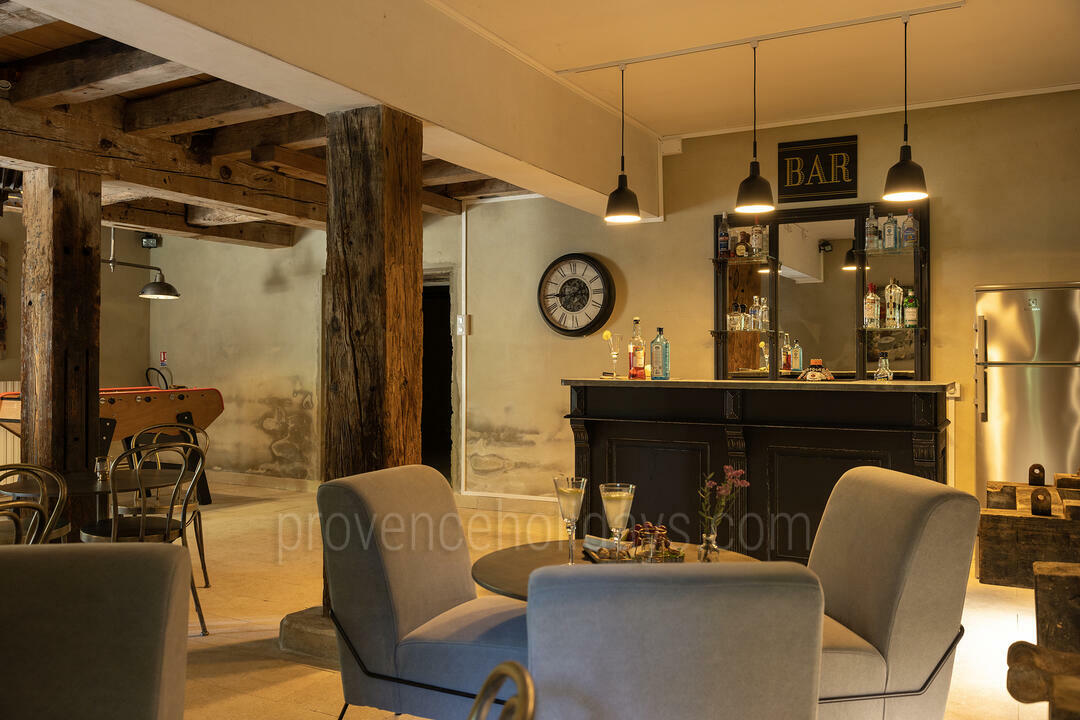 Magnificent historical mill for a luxury stay in Provence 4 - Le Moulin de Vaucroze: Villa: Interior