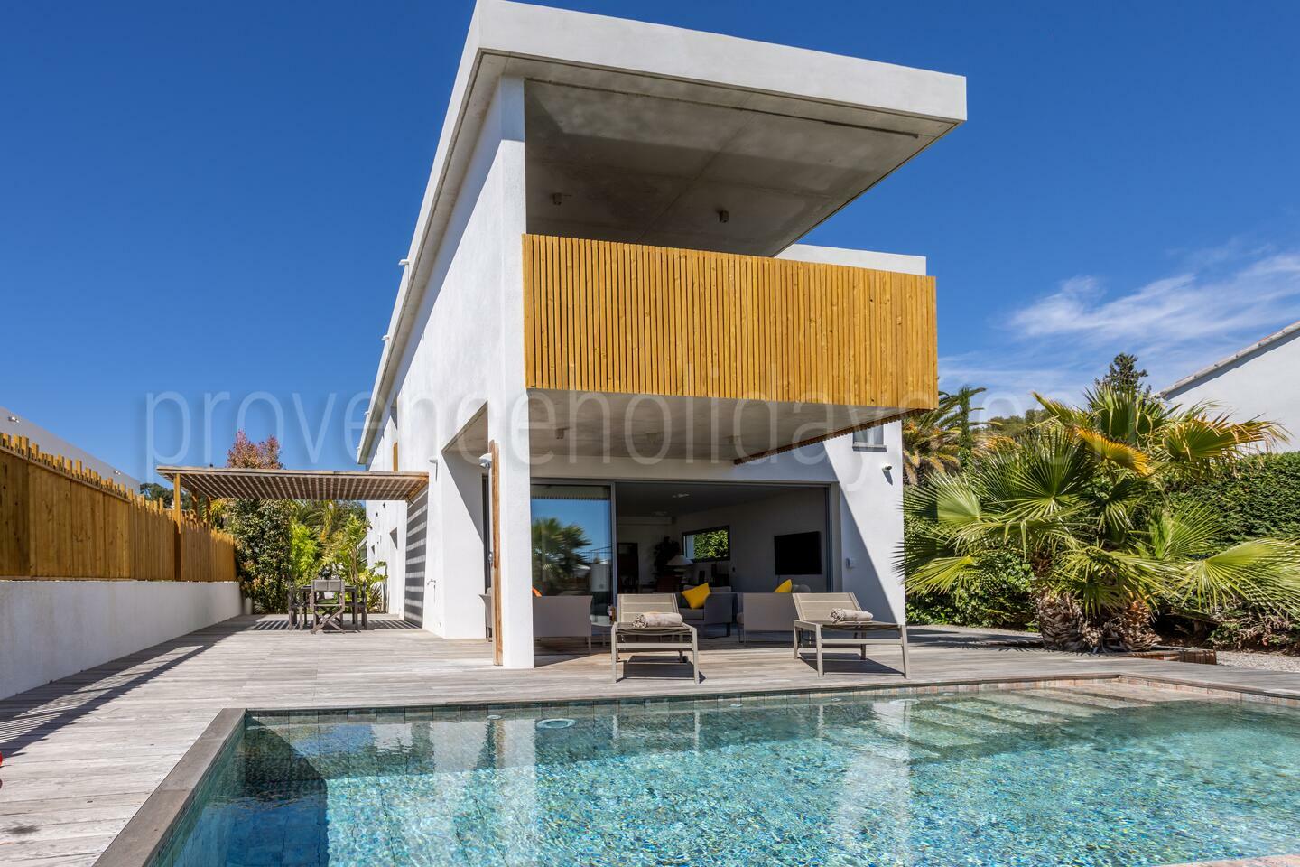Moderne villa met airconditioning in Bandol. 1 - Villa Mara: Villa: Pool