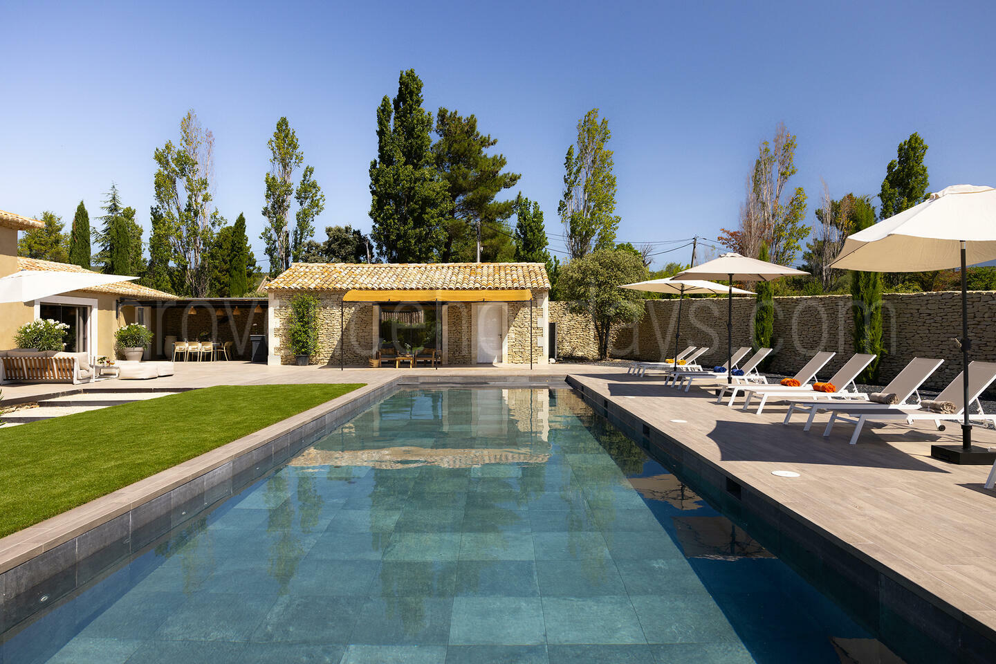 Moderne Villa mit Platz für bis zu 10 Gäste in klimatisierten Schlafzimmern und beheiztem Pool 1 - Mas Estelle: Villa: Pool