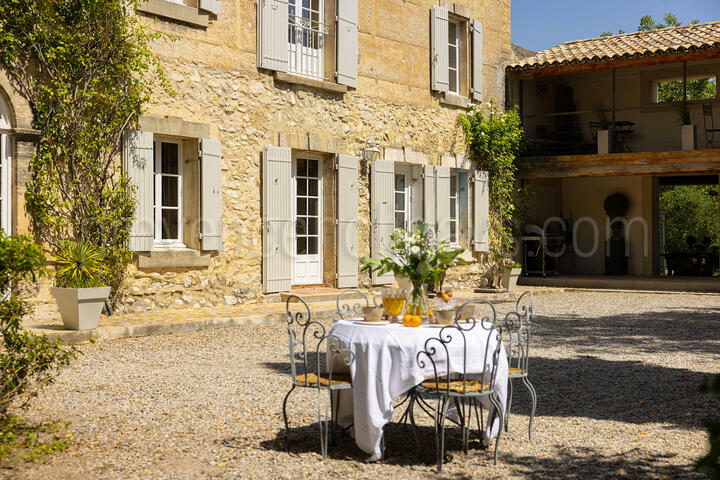 Farmhouse in the countryside between the Luberon and the Alpilles Mas Le Thor - 2