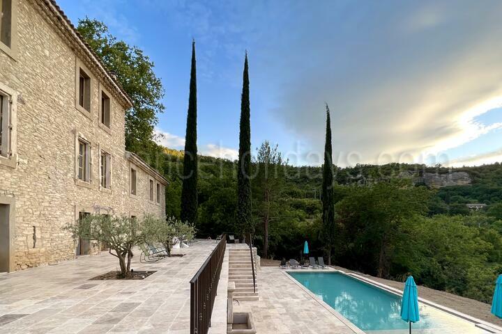 Charming property with panoramic view, heated pool, all ensuite bedrooms and activities on site