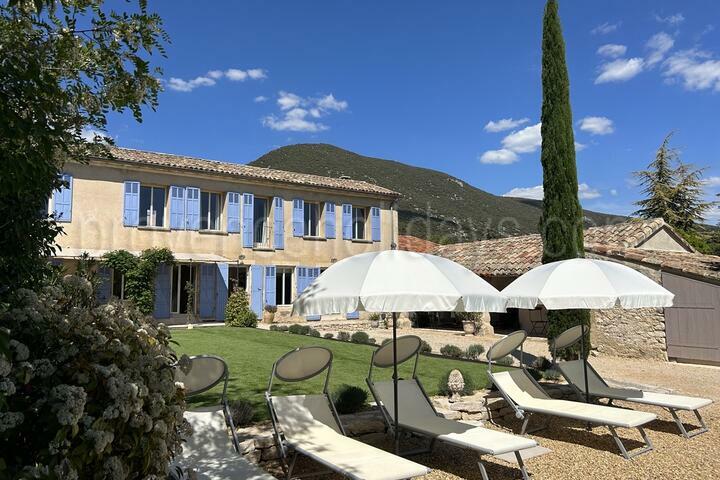 Historic village house in the Luberon for 8 guests
