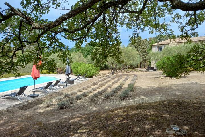 Villa with swimming pool in Gordes