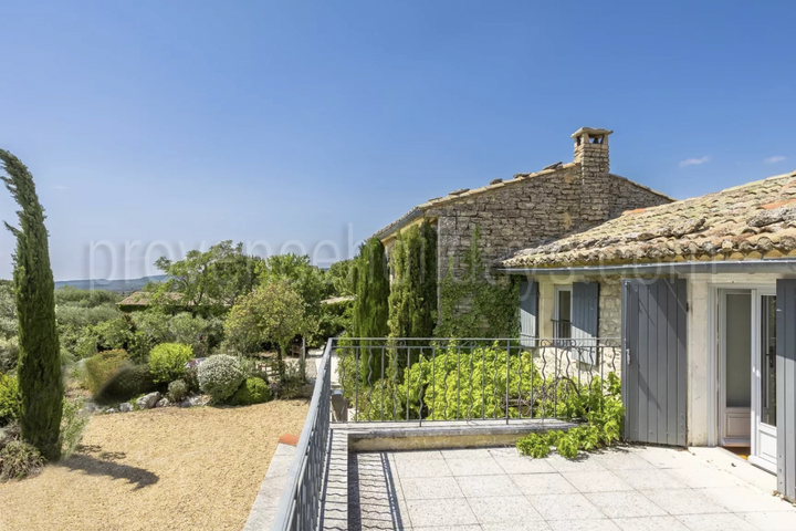 Exceptional renovated villa with heated swimming pool within walking distance of the village center 2 - Villa Kermès: Villa: Exterior