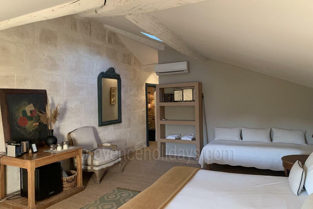 Charming 19th Century Village House with Pool in Maussane-les-Alpilles for Sale Village house with 6 Bedrooms For sale - 7